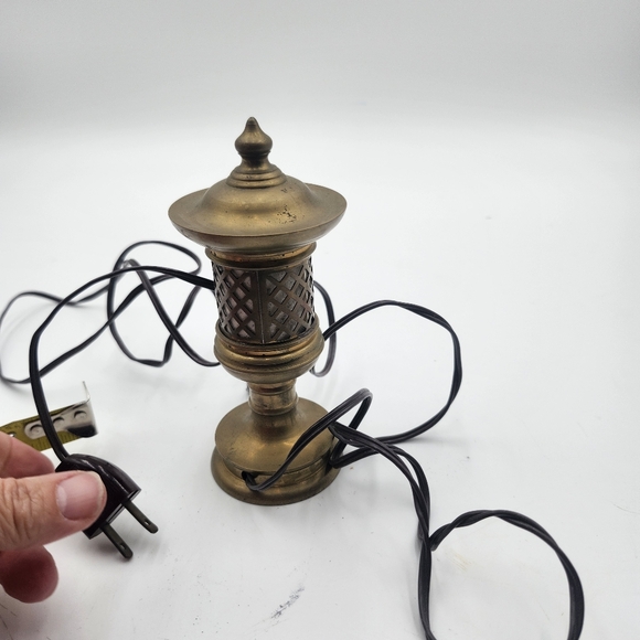 7" Vintage Japanese Pierced Brass Votive electric Lantern nightlight night light - Picture 8 of 13